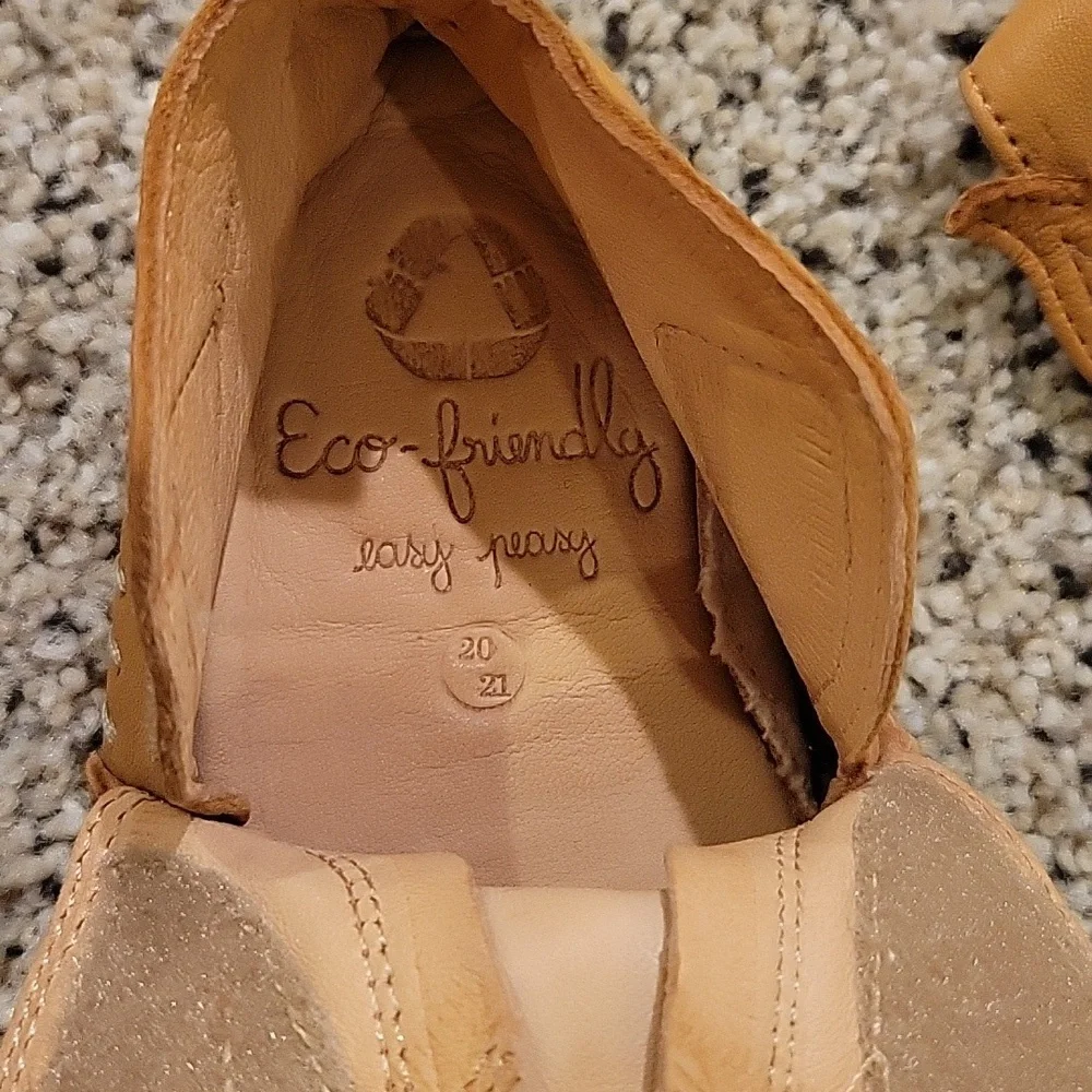 Easy Peasy Nwot Toddler Shoes Moccasins Leather 20/21 Sz 5?